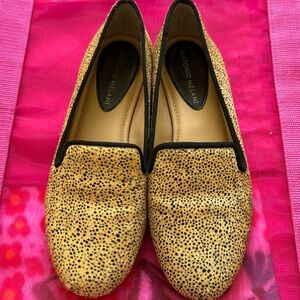 Beautiful Antonio Melani leopard print flats